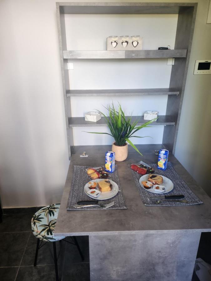 Small Luxury Apartment アナヴィソス エクステリア 写真
