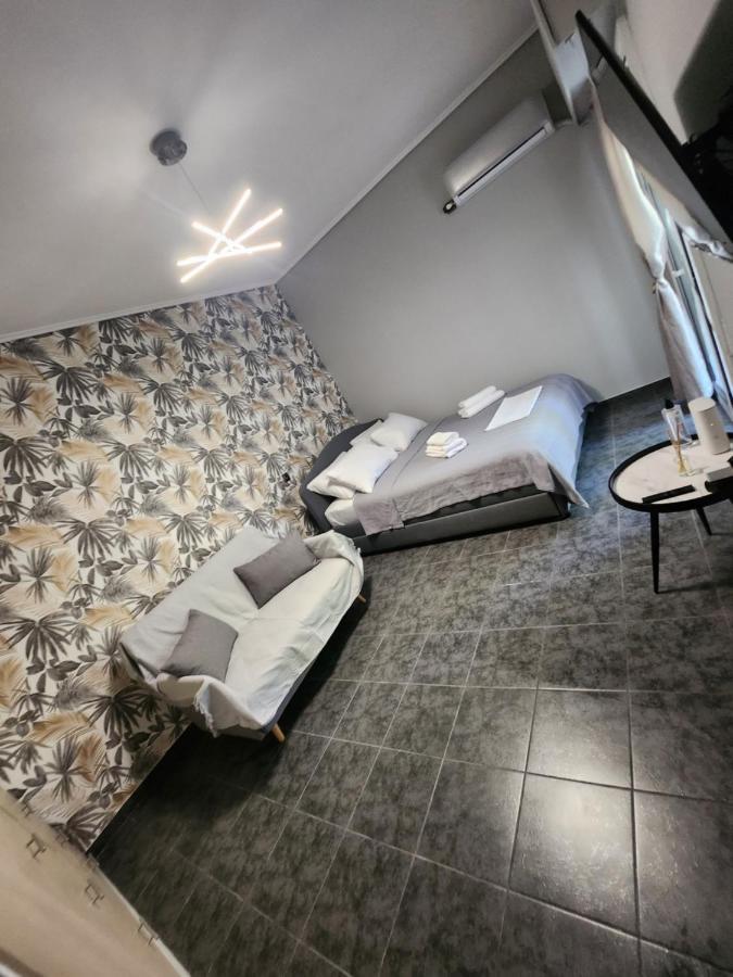 Small Luxury Apartment アナヴィソス エクステリア 写真