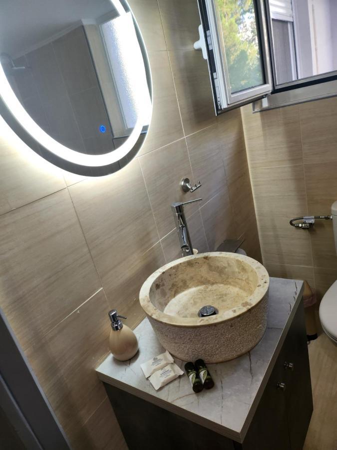 Small Luxury Apartment アナヴィソス エクステリア 写真
